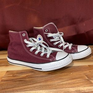 Maroon converse